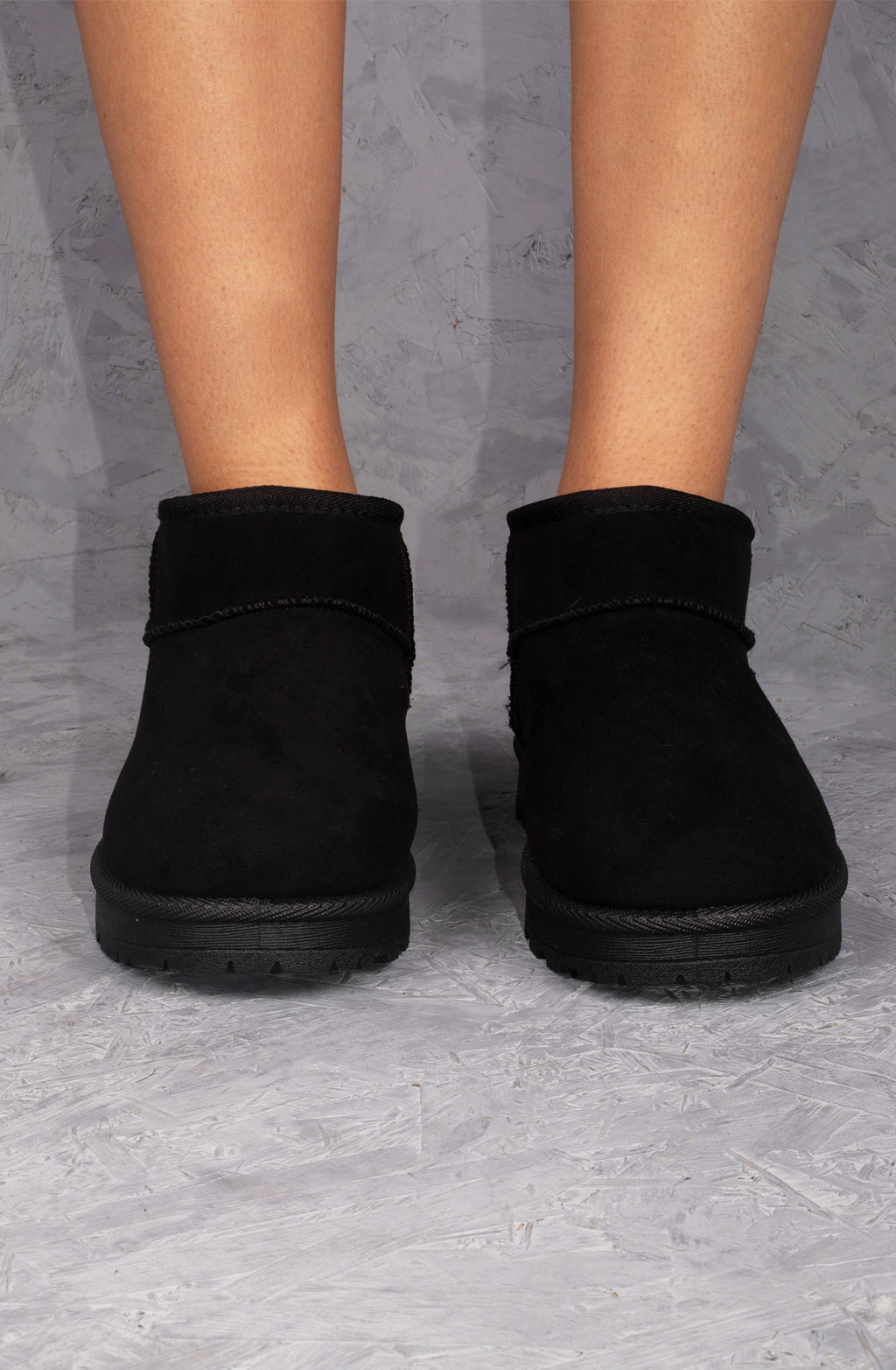 Ultra Mini Ankle Length Faux Fur Lining Boots In Black Faux Suede