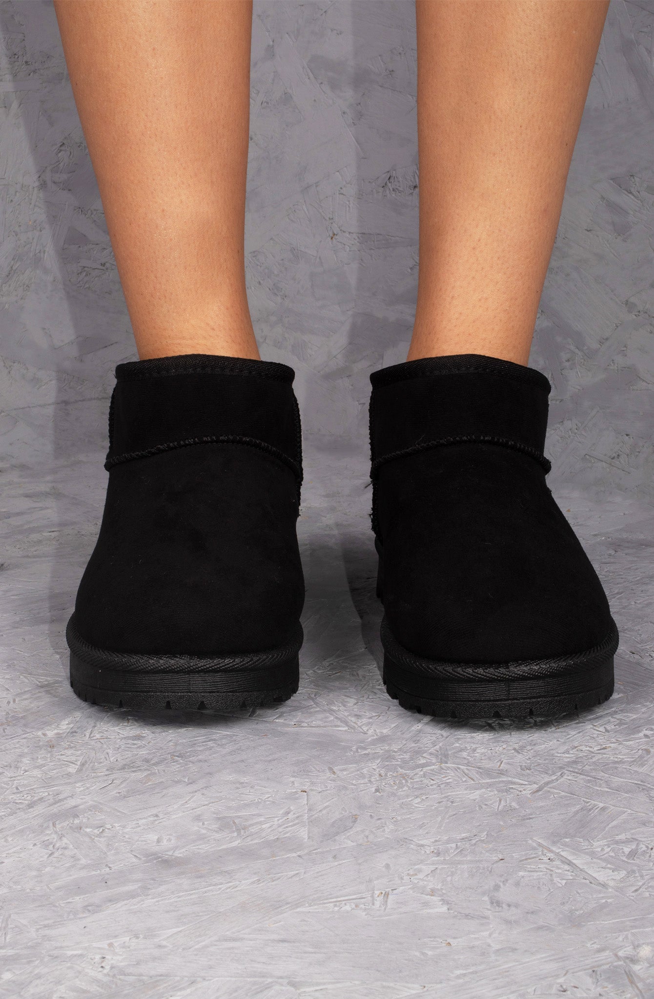 Ultra Mini Ankle Length Faux Fur Lining Boots In Black Faux Suede