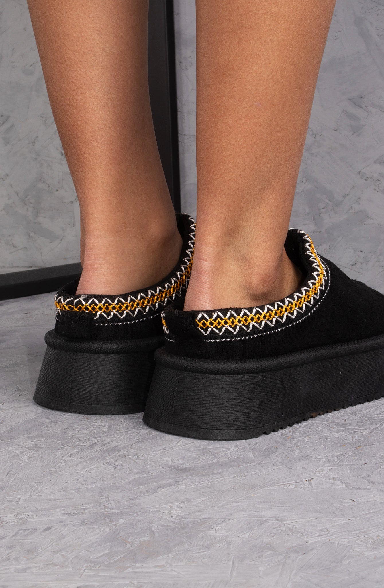 Vanilla Suede Embroidered Chunky Platform Slippers Shoes - Black