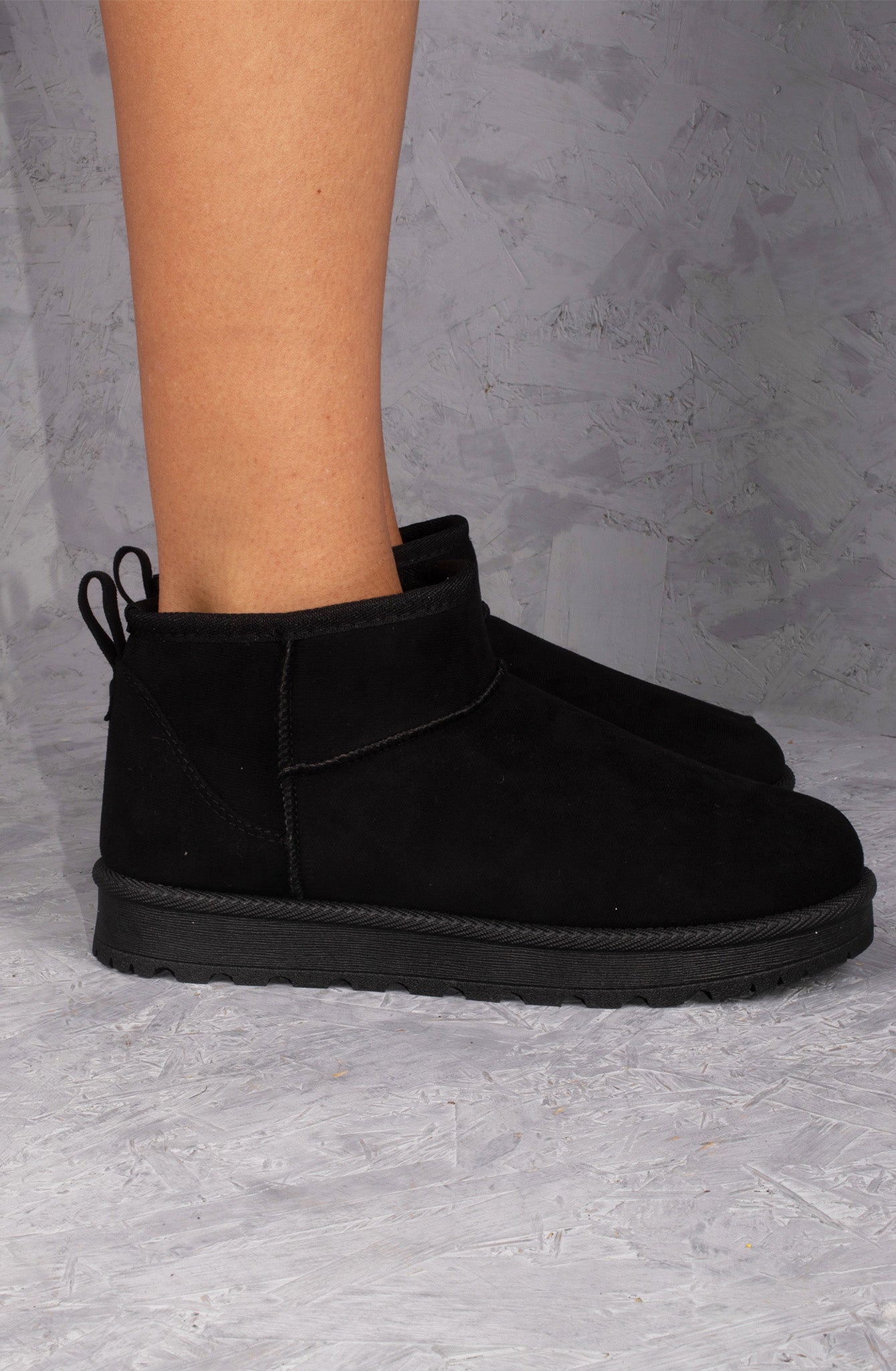 Ultra Mini Ankle Length Faux Fur Lining Boots In Black Faux Suede