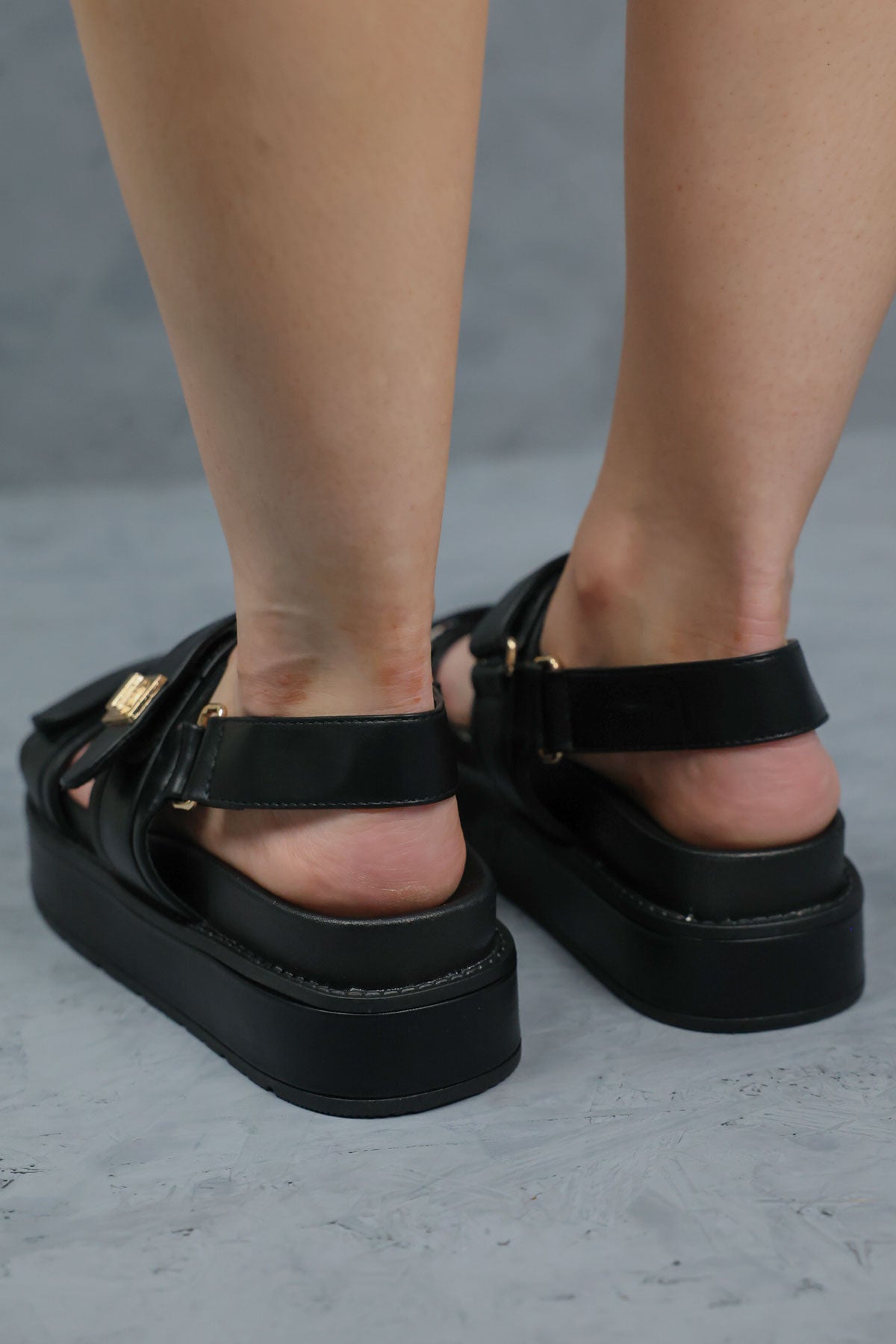 Black Chunky Flatform Velcro Sandals